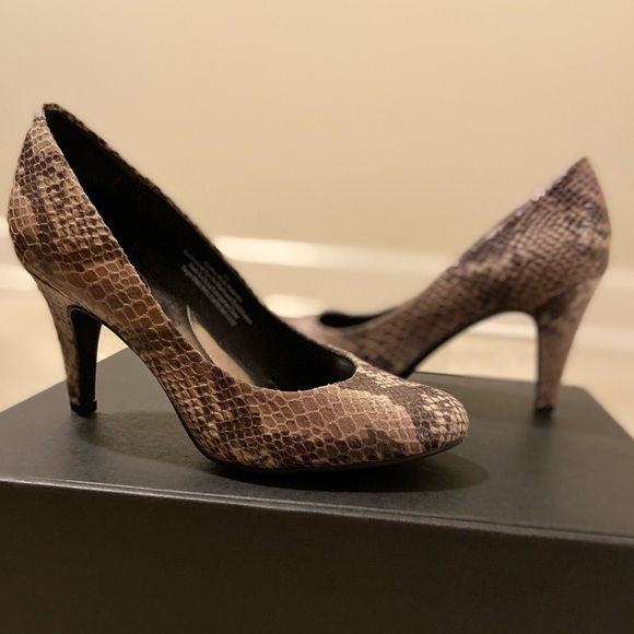 Snakeskin heels - Picture 11 of 15